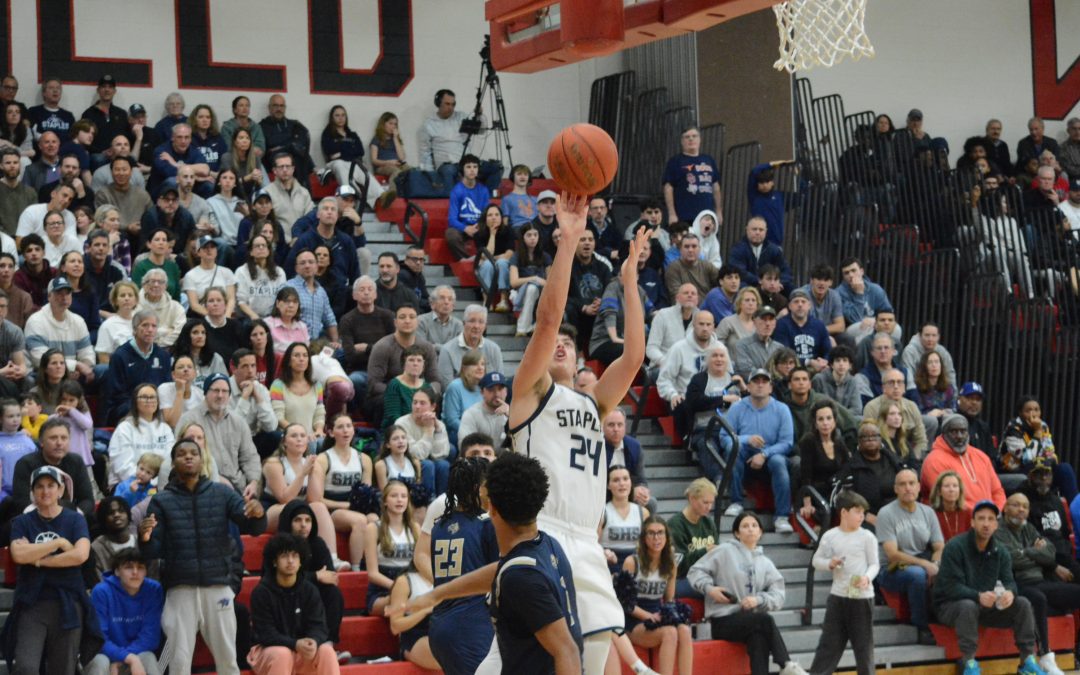Staples holds off Notre Dame to reach boys basketball title game