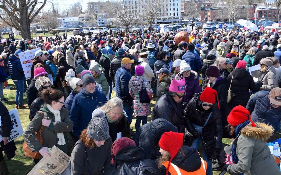 “No Kings” rally brings thousands to Jesup Green