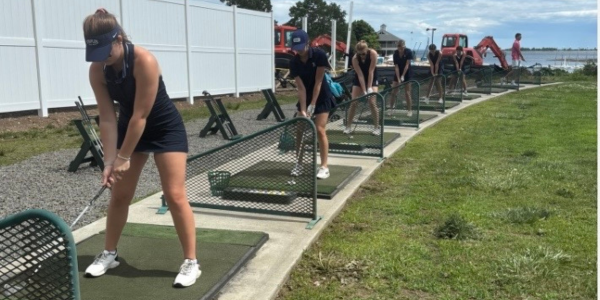 Girls golf team qualifies for FCIAC tourney