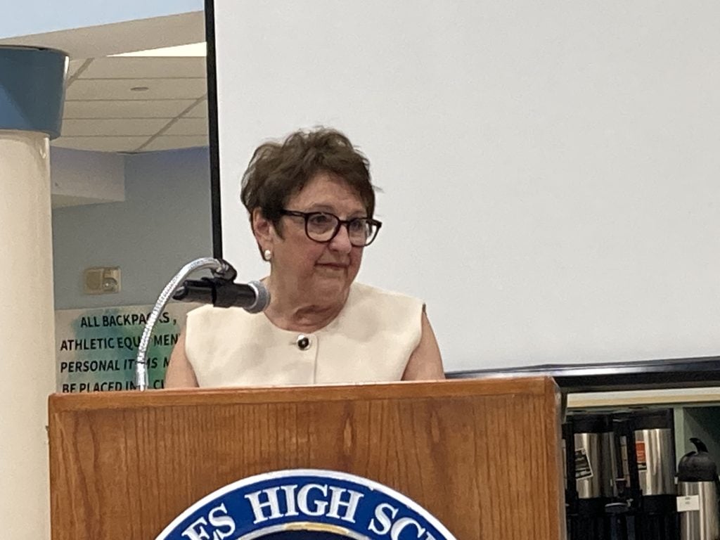 Elaine Perlman, Greens Farms School