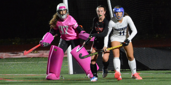 Field hockey whitewashes Westhill