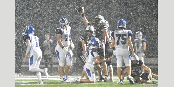 Wreckers crush Darien 20-0