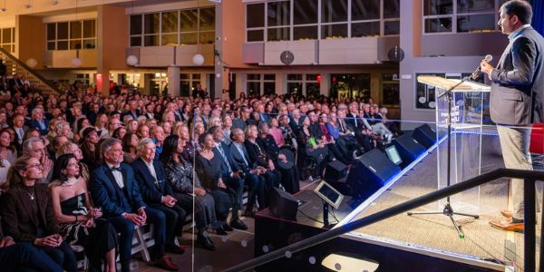 Westporters honors Debbie Allen at BOOKED